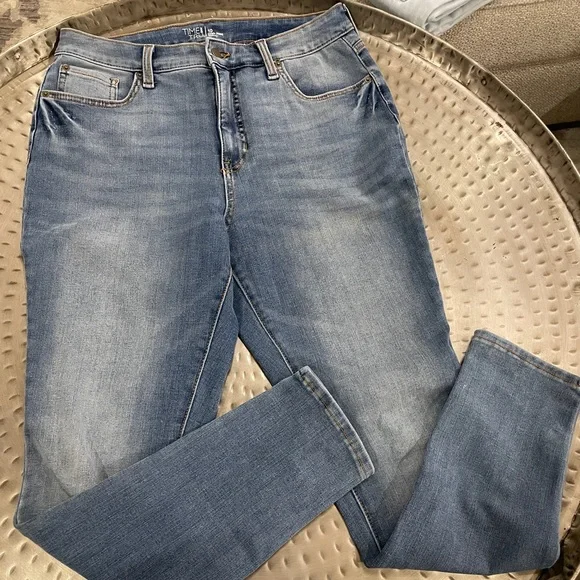 Time and Tru High Rise Curvy Skinny Jeans - Picture 3 of 5